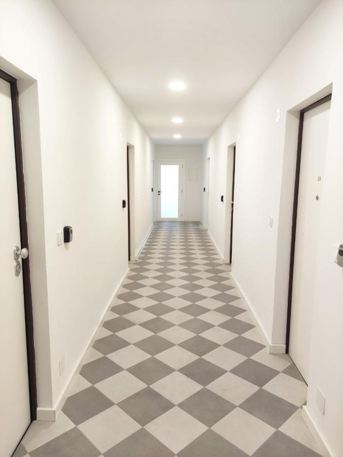 Nik Studio Apartments Pula Bagian luar foto
