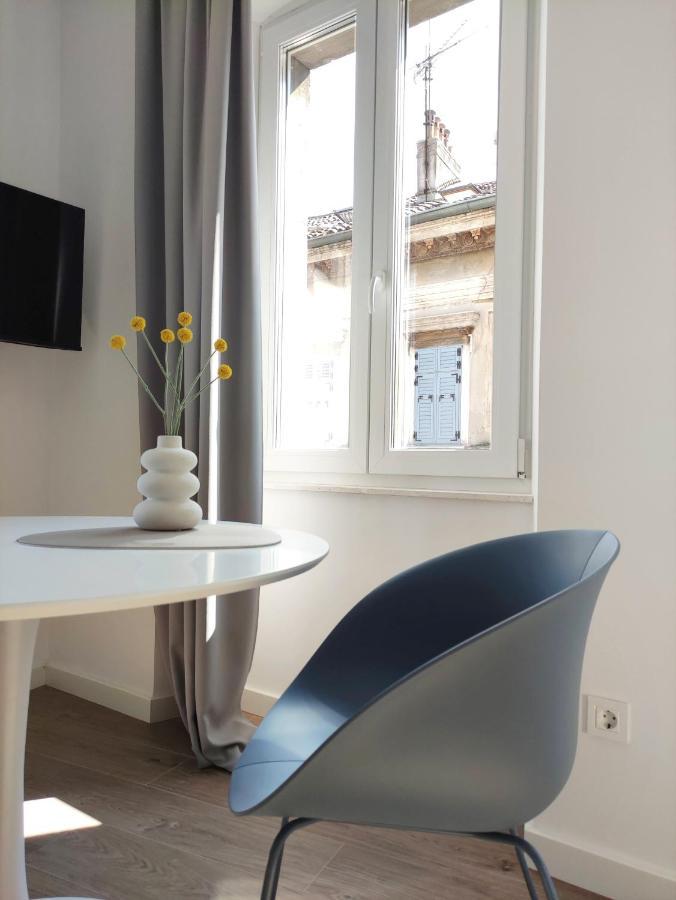 Nik Studio Apartments Pula Bagian luar foto